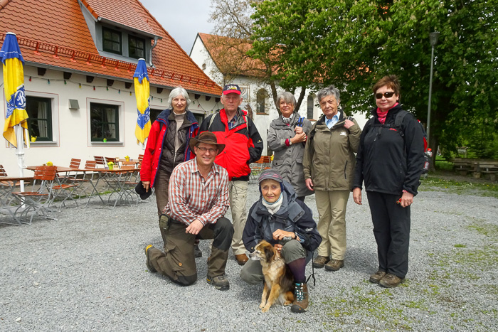 Erst eine Stunde gewandert, aber einige sehen unterhopft aus. 