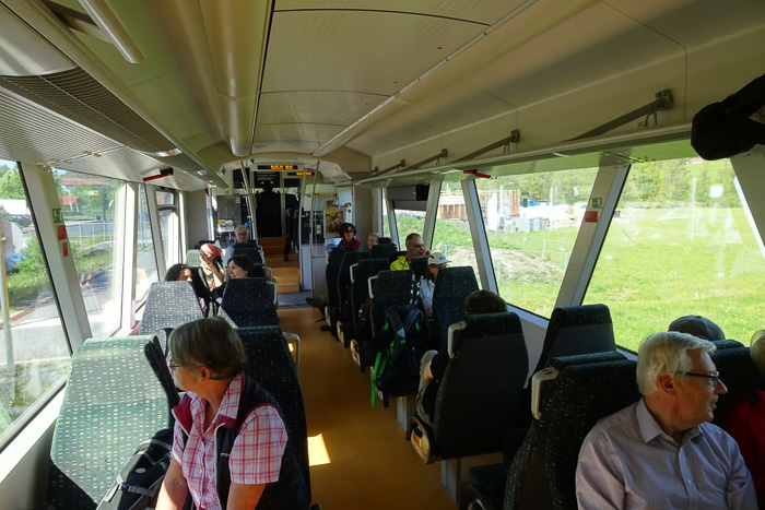 2-stündige Anreise im Zug. Da wird manchen Teilnehmern (m, w, d) schon langweilig.