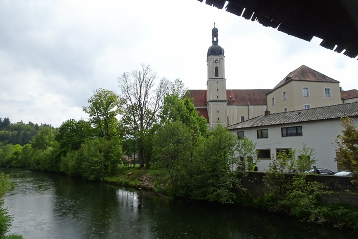 Halleluja, Regentropfen treffen im Regenfluss auf. Ich hatte nicht zuviel versprochen. Ich wusste, dass es klappen wird.