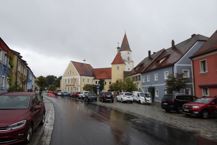 Kirchenbesichtigung entfällt. Die Glocken läuten zum Gottesdienst.