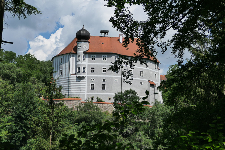 Zum Schloss sehen wir auch noch das Schluss, - nein, anders rum ....