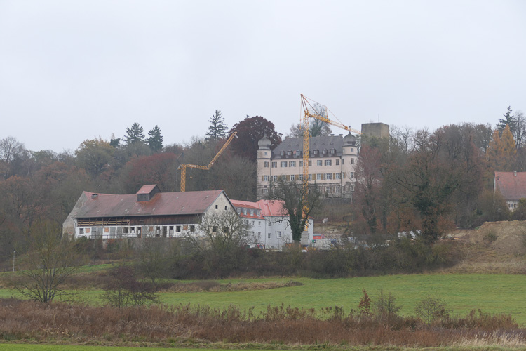 Dort wird kräftig gebaut. Aber was nur? Schloss 3.0?