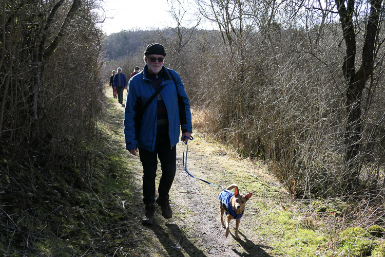 Mann mit Hund.